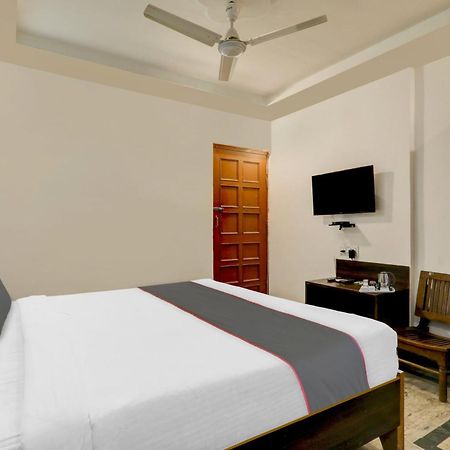 Collection O Premier Near Hazratganj Otel Lucknow Dış mekan fotoğraf