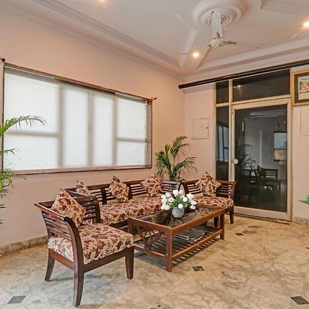 Collection O Premier Near Hazratganj Otel Lucknow Dış mekan fotoğraf
