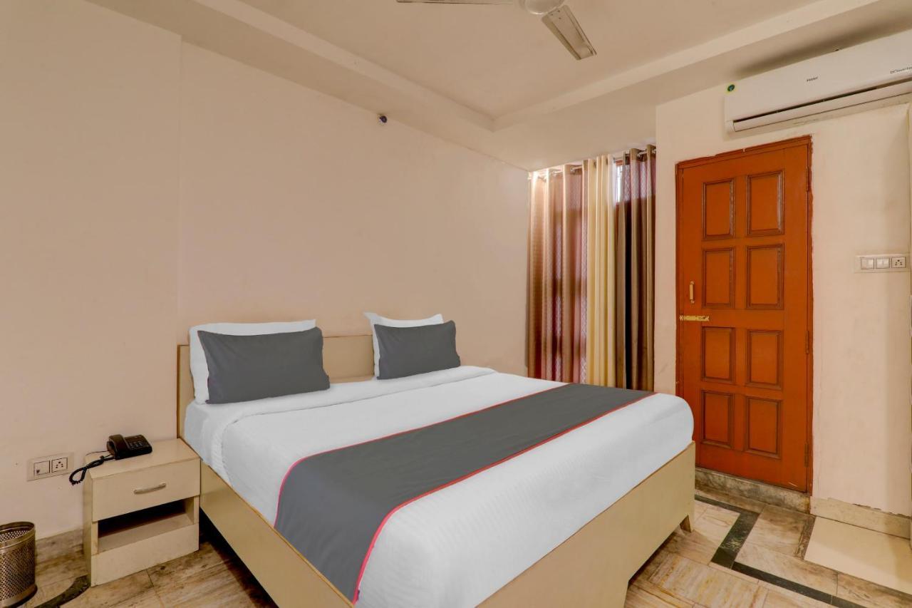 Collection O Premier Near Hazratganj Otel Lucknow Dış mekan fotoğraf
