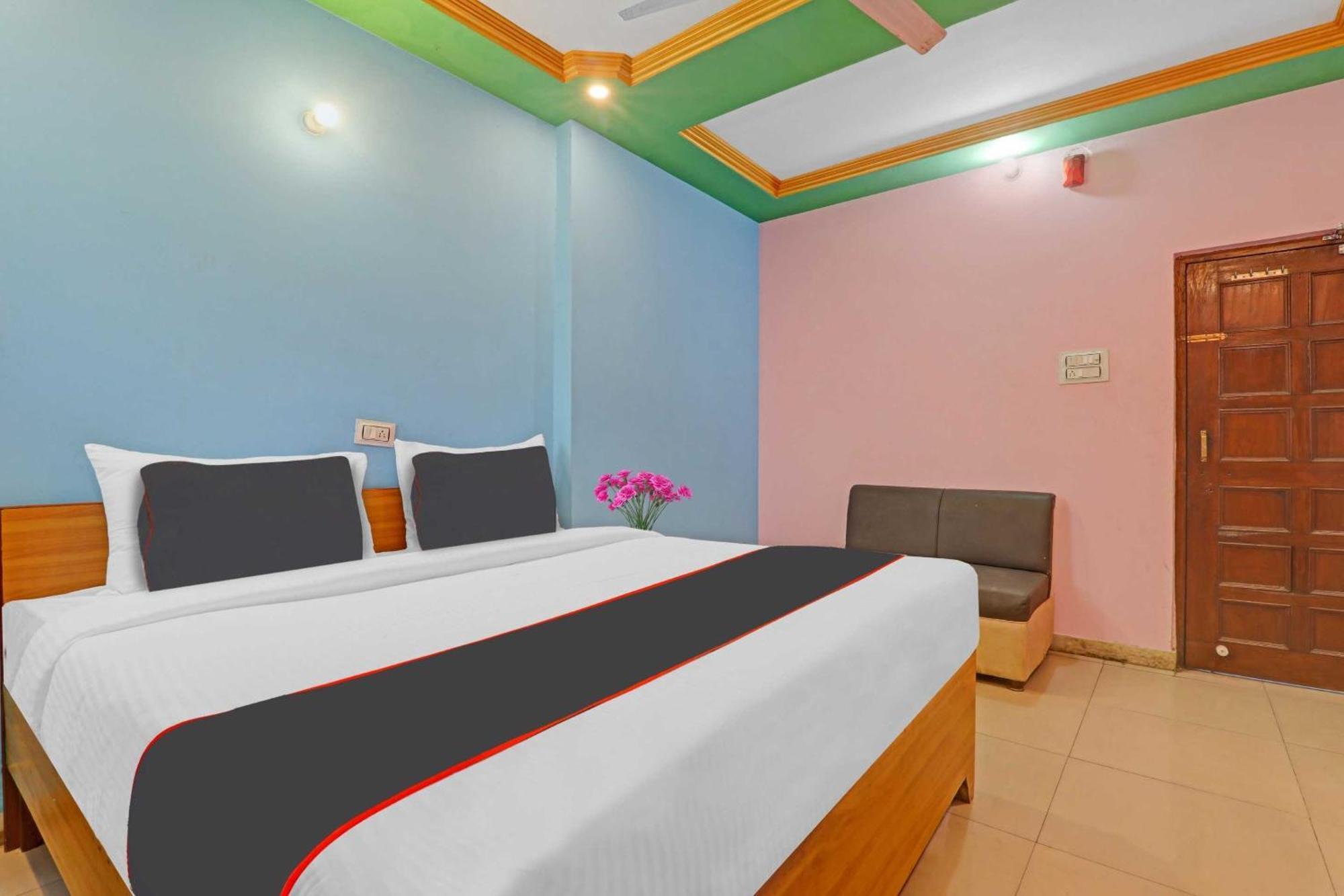 Collection O Premier Near Hazratganj Otel Lucknow Dış mekan fotoğraf
