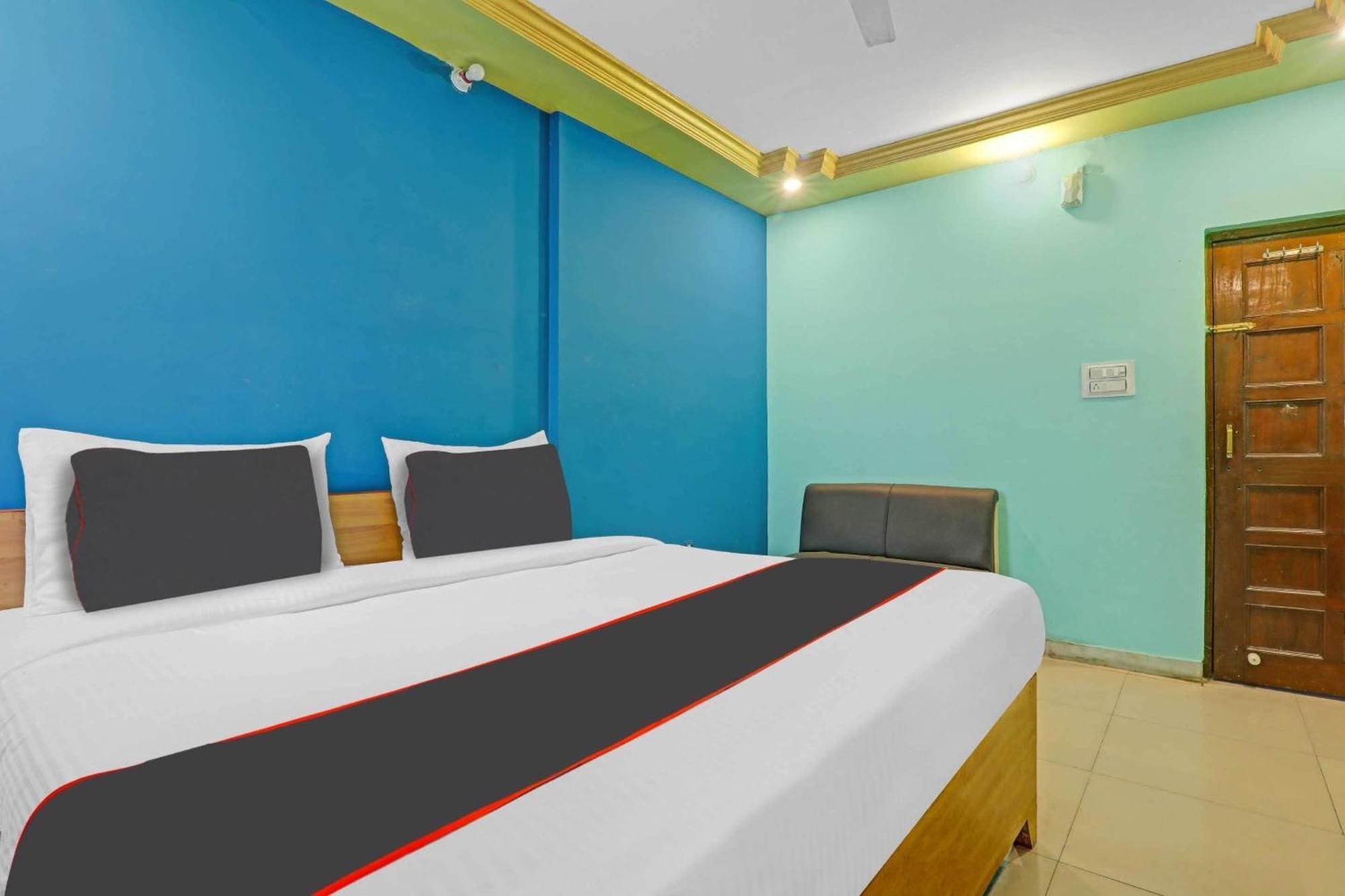 Collection O Premier Near Hazratganj Otel Lucknow Dış mekan fotoğraf