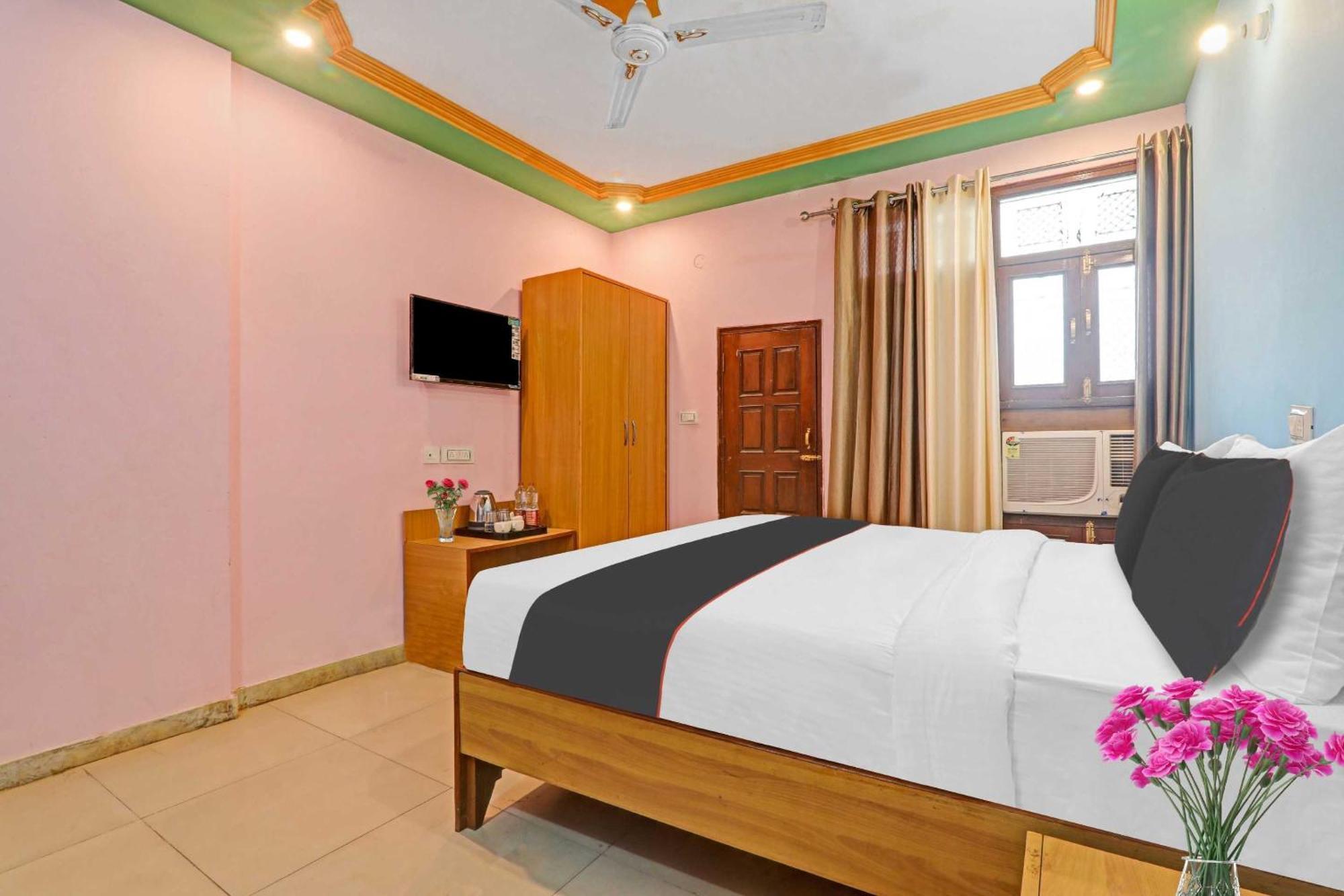 Collection O Premier Near Hazratganj Otel Lucknow Dış mekan fotoğraf