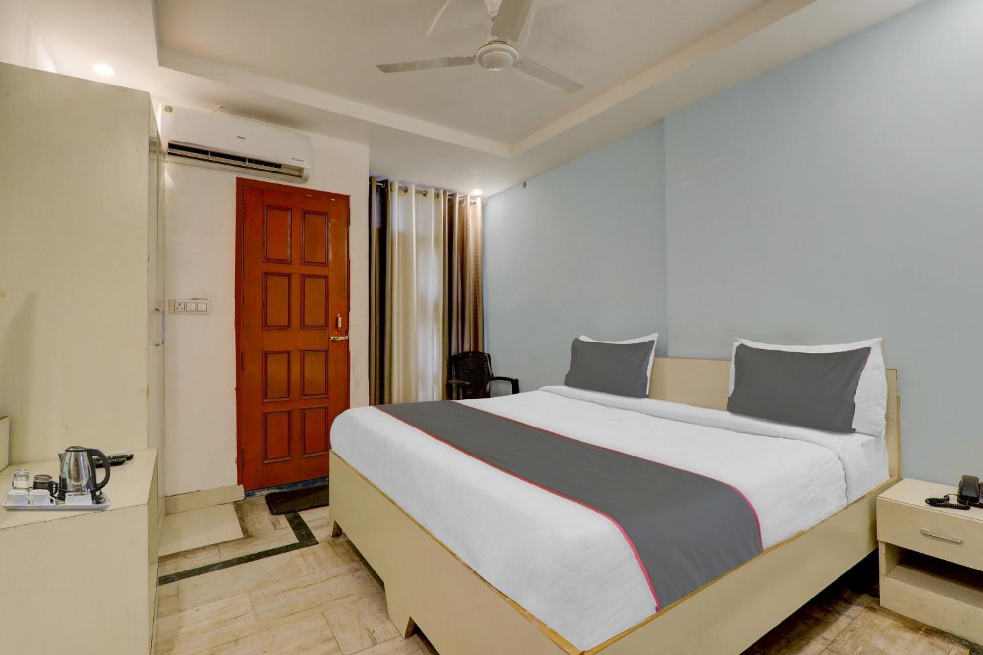 Collection O Premier Near Hazratganj Otel Lucknow Dış mekan fotoğraf