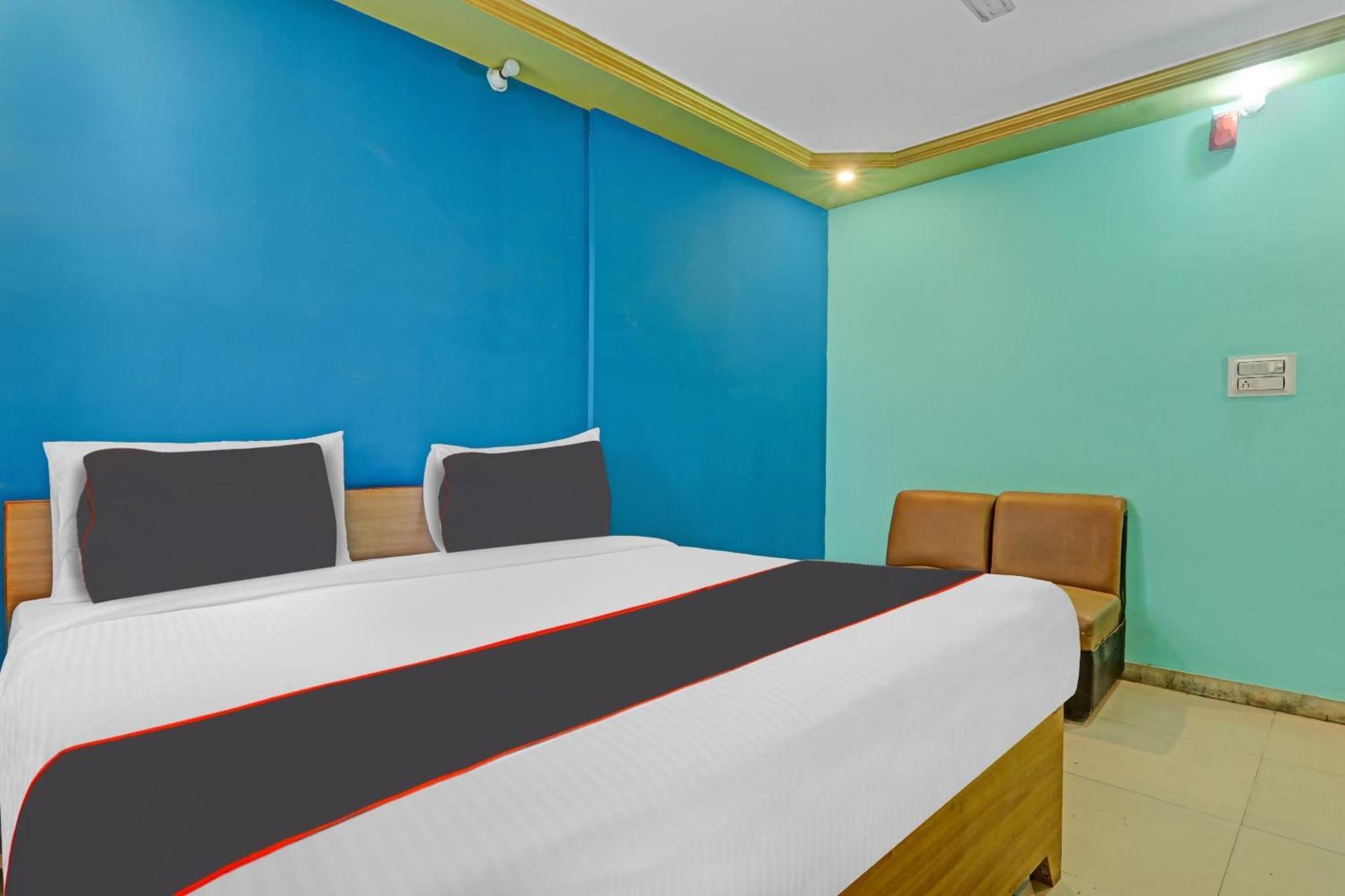 Collection O Premier Near Hazratganj Otel Lucknow Dış mekan fotoğraf
